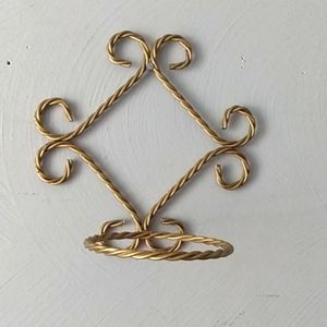 Home Interiors Goldtone diamond  twisted metal plant / towel holder